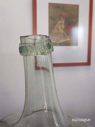 Antigua damajuana La Victoria