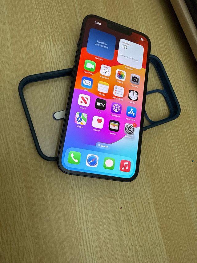 iPhone 14 Negro/Azul Marino