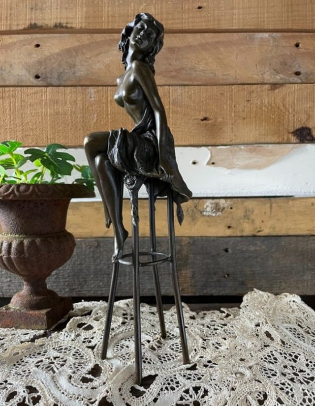 Figura de bronce ArtDeco