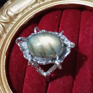 Anillo de Labradorita Natural(Luz dorada)