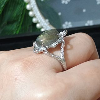 Anillo de Labradorita Natural(Luz dorada)