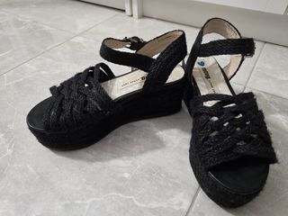 Variedad de zapatos nuevitos T.36 y T.35