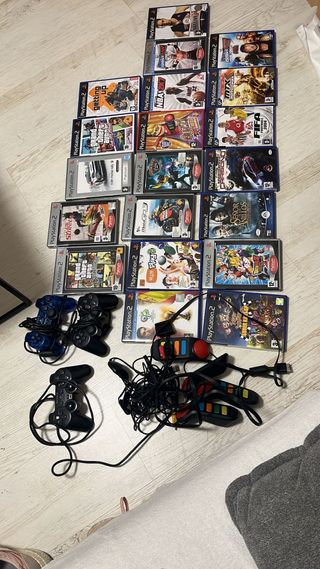 Pacchetto PS2 con giochi e controller