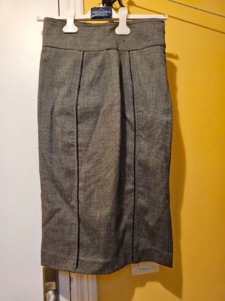 Falda gris de vestir