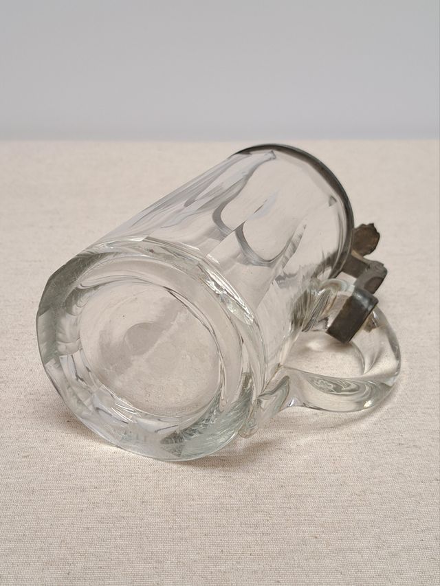 Jarra de cerveza antigua.