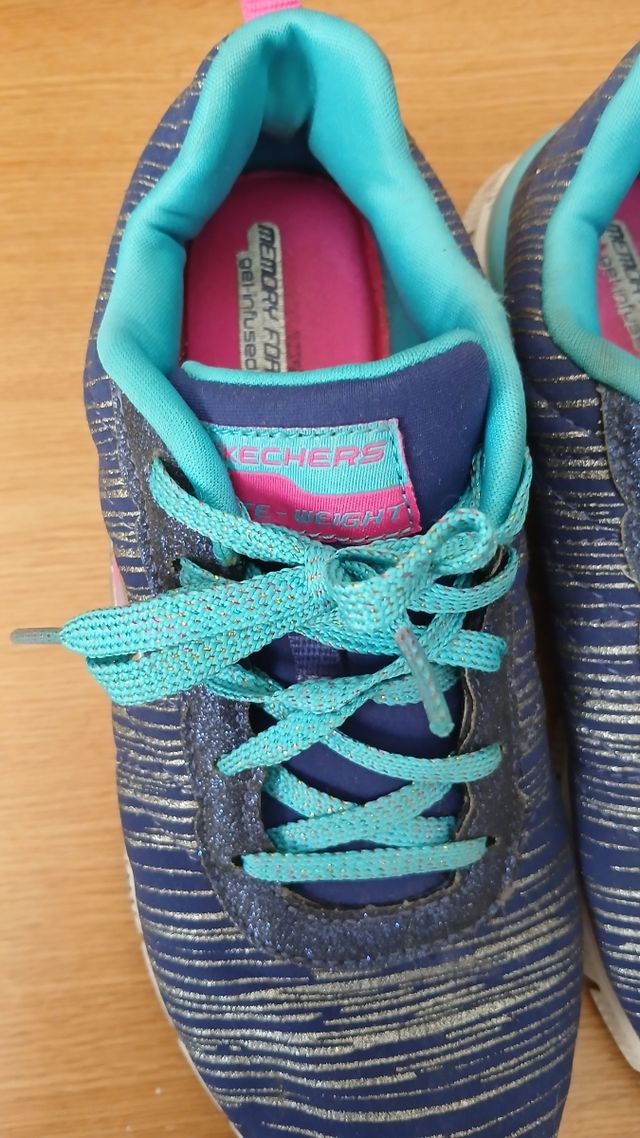 Zapatillas Skechers Azul y silver