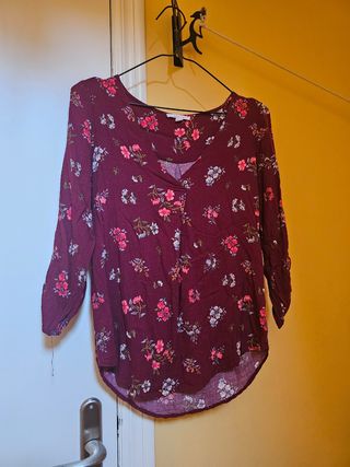 Blusa floral roja