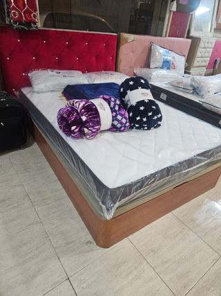 Muebles Marhba: Dorado y Marrón