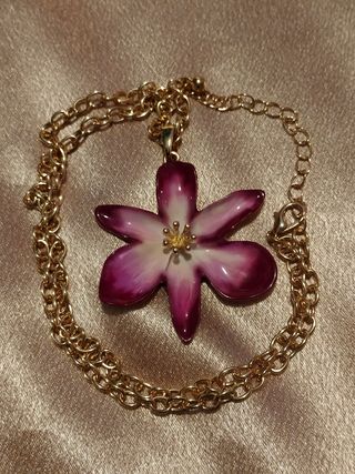 Collana fiore smaltato oro e viola