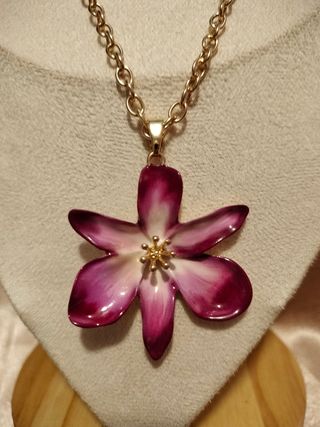 Collana fiore smaltato oro e viola