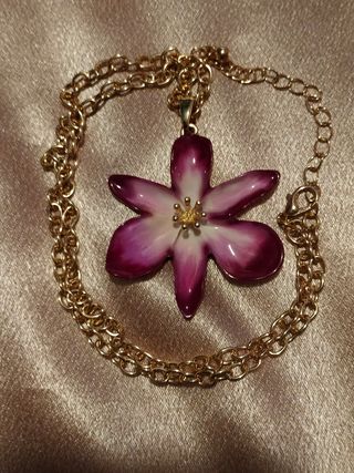 Collana fiore smaltato oro e viola