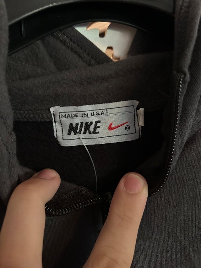 Sudadera Nike con cremallera y capucha