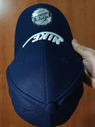 Gorra Nike original broche strapback.