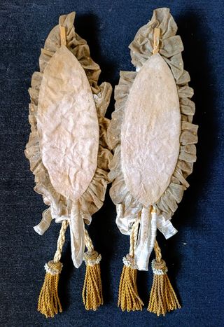 Par Palmitos Artesanato Arranjo Floral Dourado