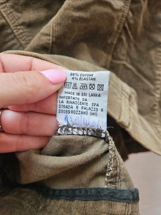 Chaqueta pana marrón tipo americana