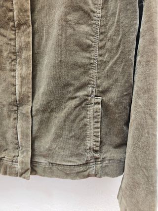 Chaqueta pana marrón tipo americana