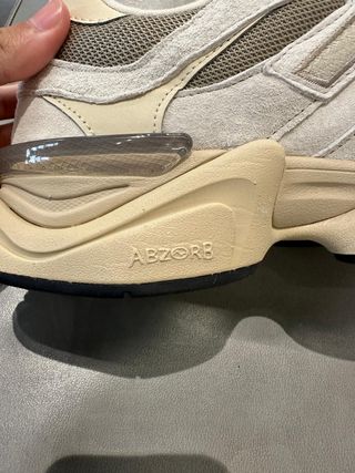 New Balance 9060 Beige/Gris/marrón claro