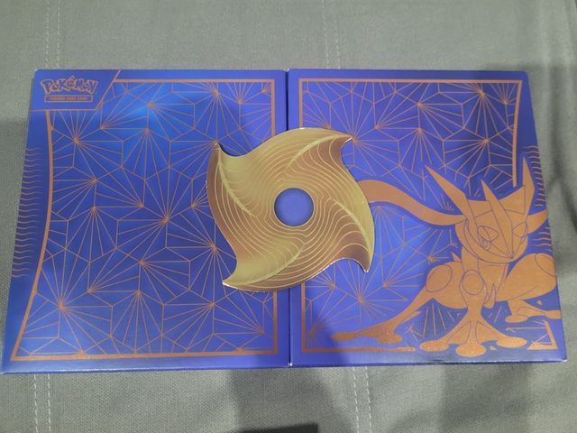 Caja Ultra Premium Greninja Collection Vacía
