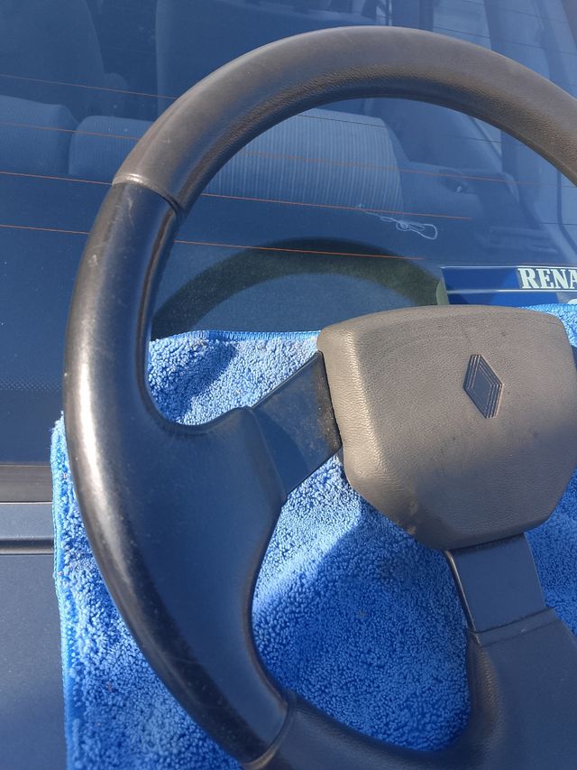Volante Renault 19