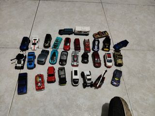 Lote de 30 coches Hot Wheels sueltos