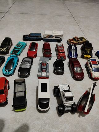 Lote de 30 coches Hot Wheels sueltos