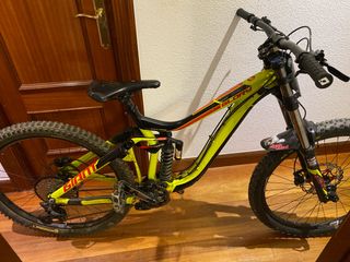 Giant Glory 2 2016 DH