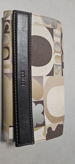 Monedero Tous Beige y Marrón.
Original.
Poco uso