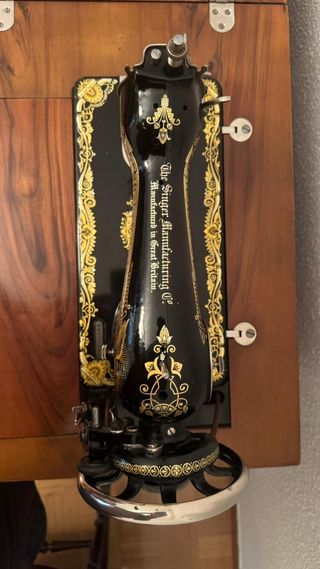 Maquina de coser Singer antigua