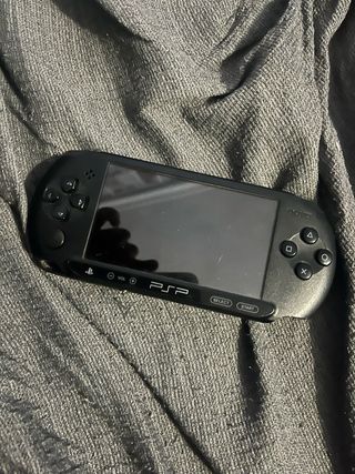 PSP Sony Negra con Cargador