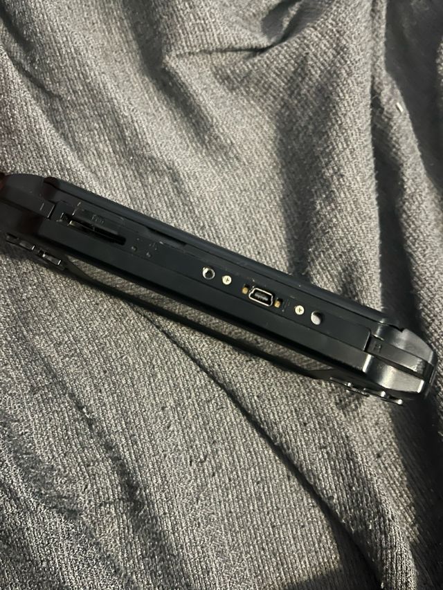 PSP Sony Negra con Cargador