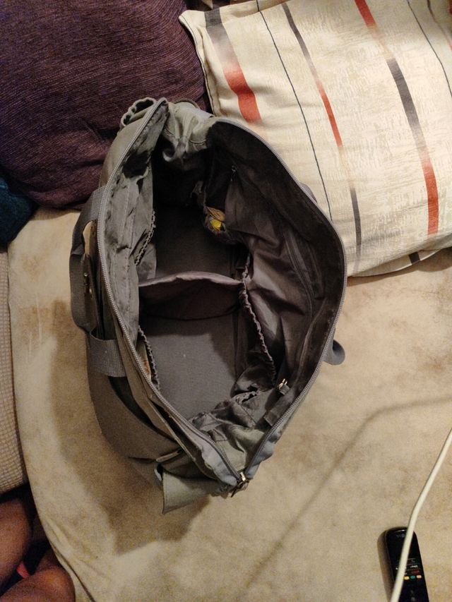 Bolso Beaba gris con cambiador