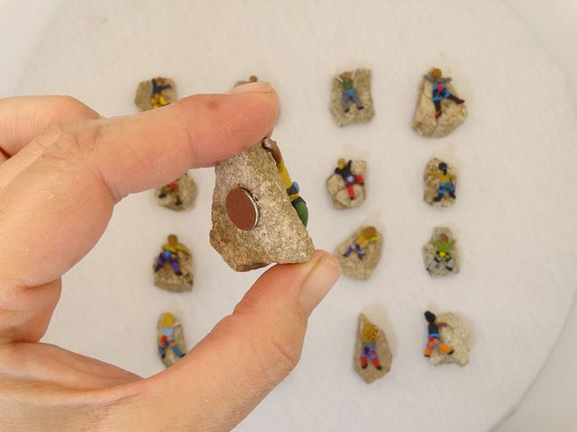 Imán Mini Escalador en Piedra Natural