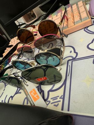 Lote de gafas de sol tipo ray ban y más 
