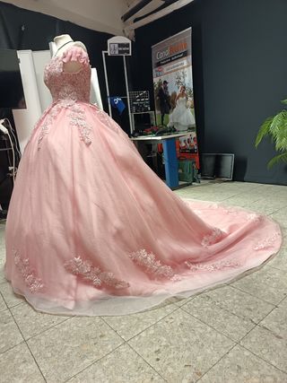 Vestido de Quinceañera Rosa venta o alquiler.