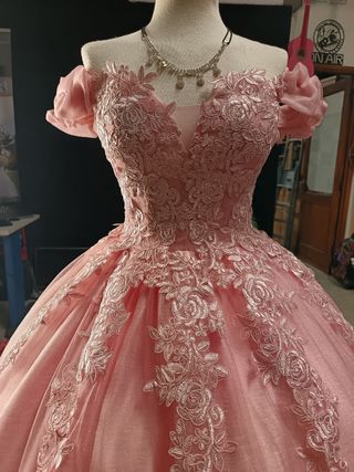Vestido de Quinceañera Rosa venta o alquiler.