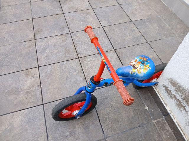 Bici de aprendizaje azul para niños