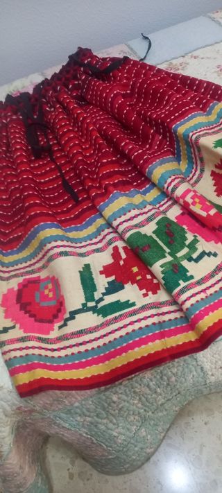 Falda lana tejida traje regio jovencita