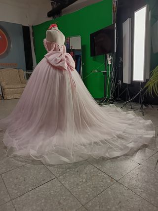 Vestido rosa con cola talla 38 venta o alquiler 