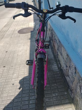 Se vende bici de montaña 
