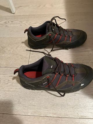 Botas de montaña Quechua marrones. talla 41