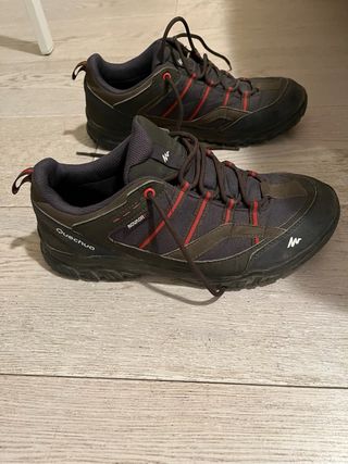 Botas de montaña Quechua marrones. talla 41