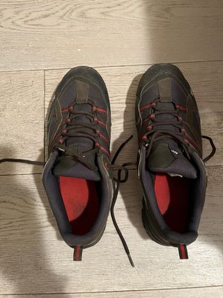 Botas de montaña Quechua marrones. talla 41