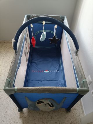 Parque-cuna infantil olmitos con diseño de pandas