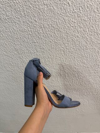 Sandalias tacón celeste