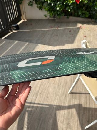 Tavola da kitesurf Ozone Torque V4 138x42cm anno 2025