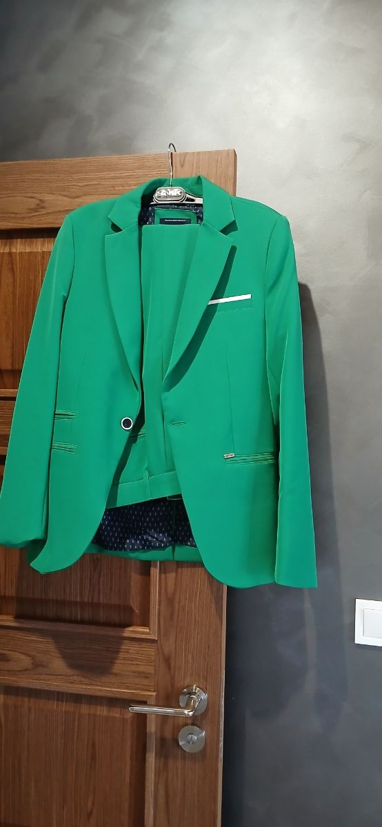 Traje de hombre verde