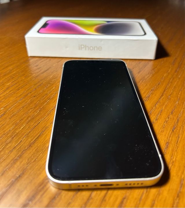 iPhone 14 Blanco 128GB. 90% salud de la batería