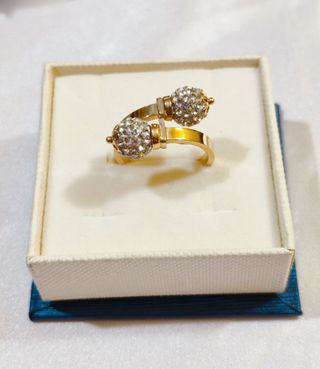 Anillo de diseño cruzado de oro amarillo 18K/750