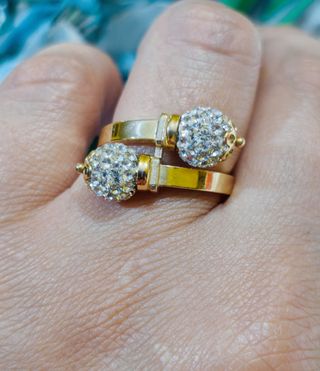 Anillo de diseño cruzado de oro amarillo 18K/750