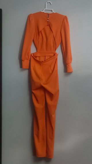 Mono naranja sin usar